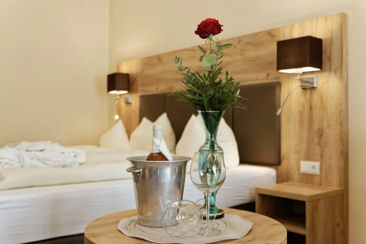 Wellnesshotel Deine Auszeit, Adults Only Achslach